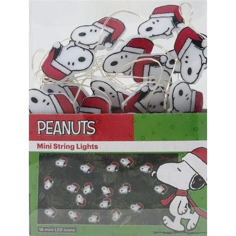 snoopy string lights.